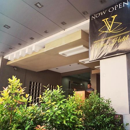 Vive Hotel Makati City Dış mekan fotoğraf