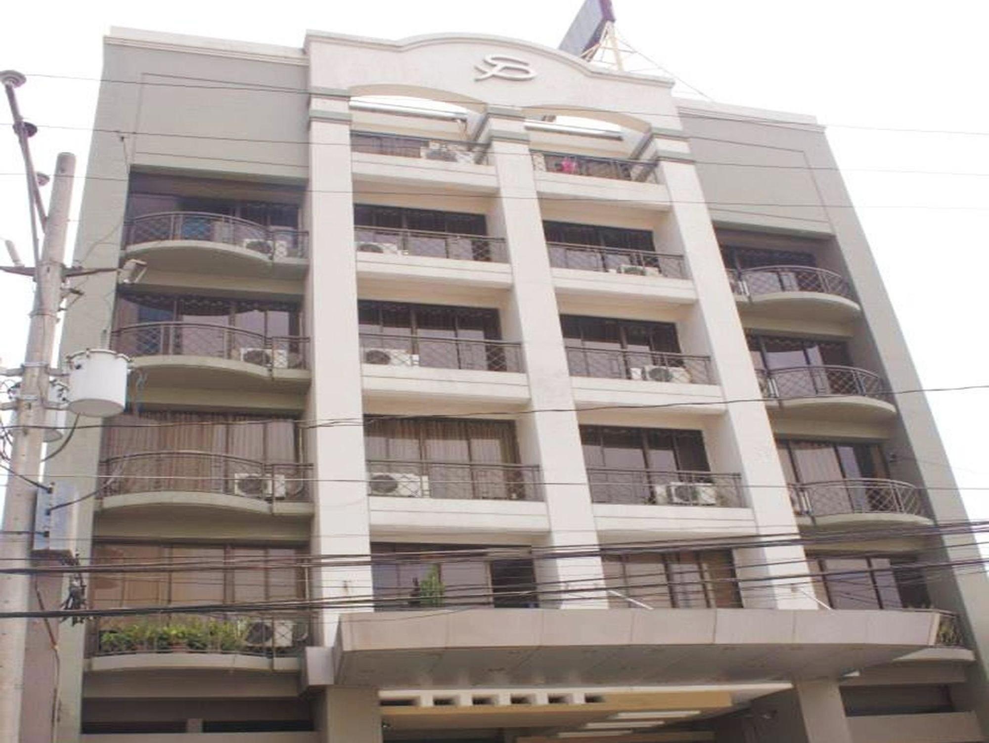 Vive Hotel Makati City Dış mekan fotoğraf