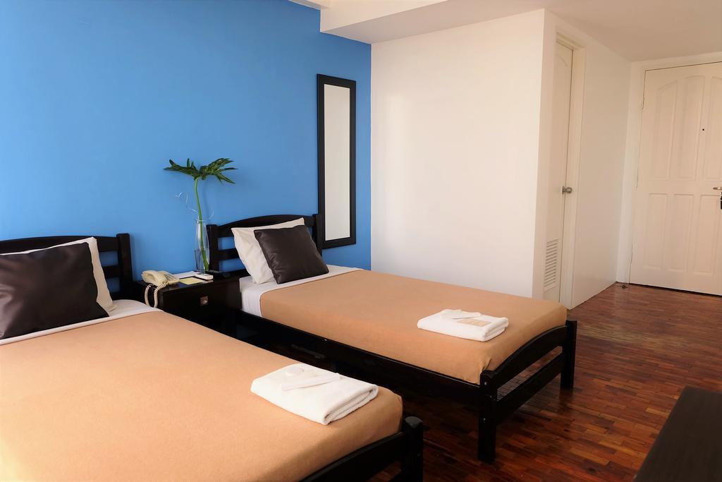 Vive Hotel Makati City Dış mekan fotoğraf