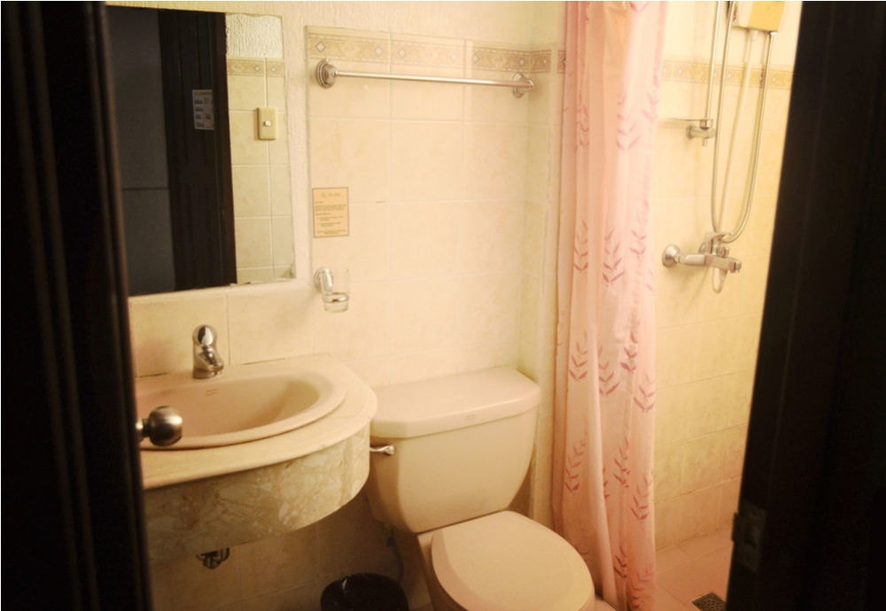Vive Hotel Makati City Dış mekan fotoğraf