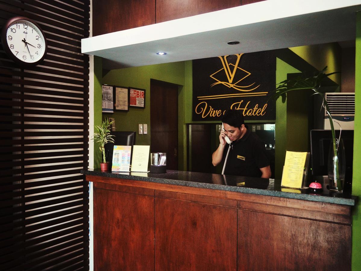 Vive Hotel Makati City Dış mekan fotoğraf