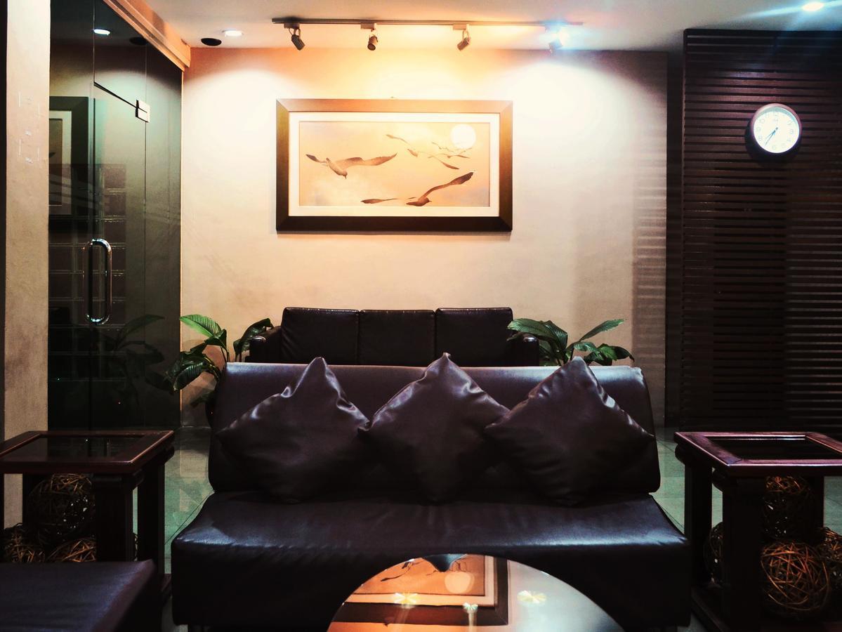 Vive Hotel Makati City Dış mekan fotoğraf
