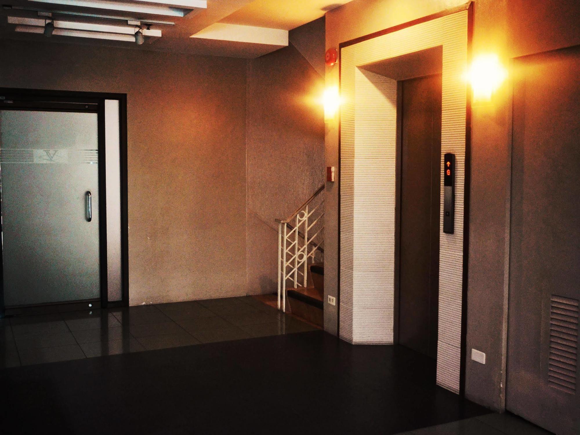 Vive Hotel Makati City Dış mekan fotoğraf