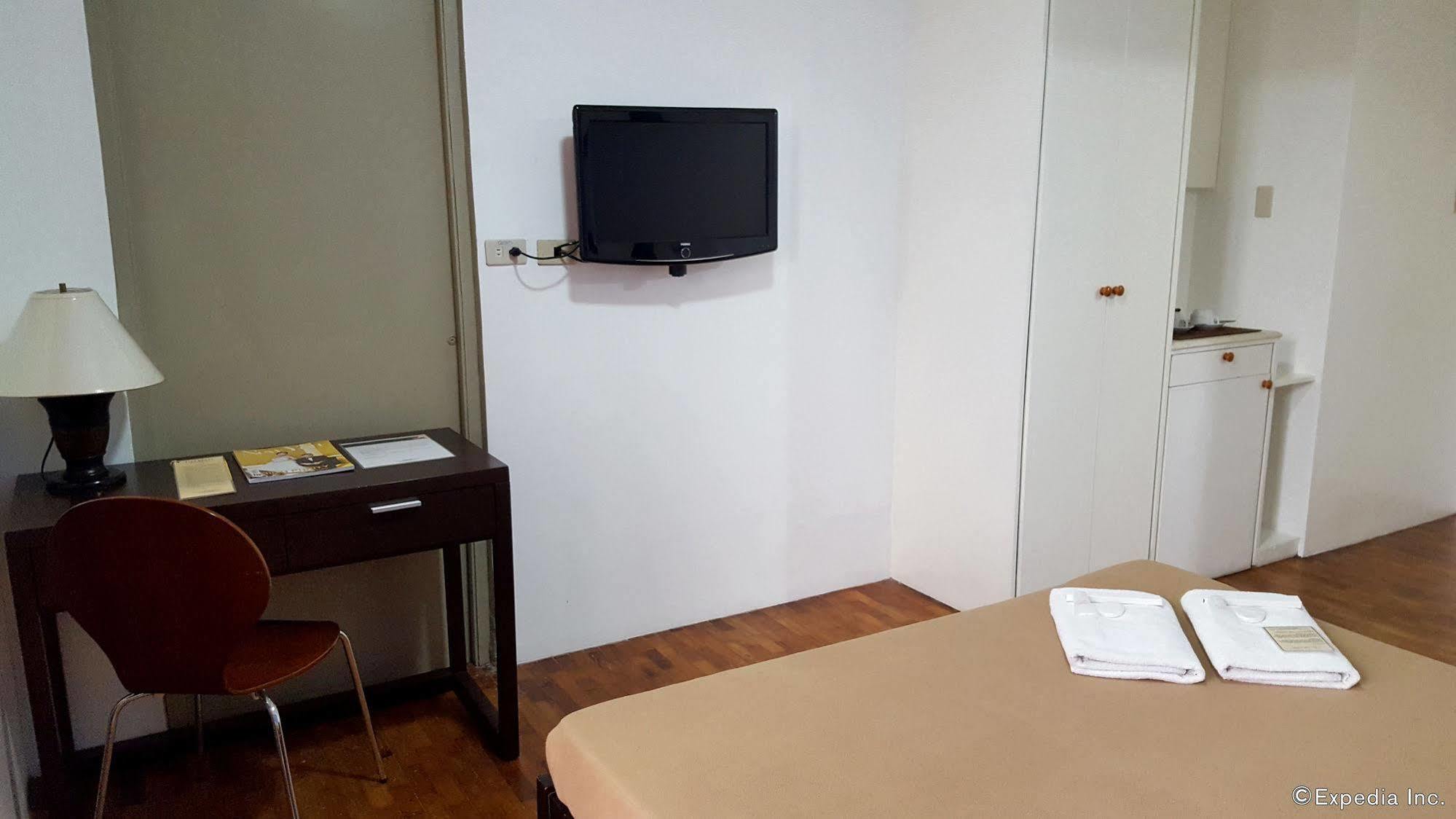 Vive Hotel Makati City Dış mekan fotoğraf