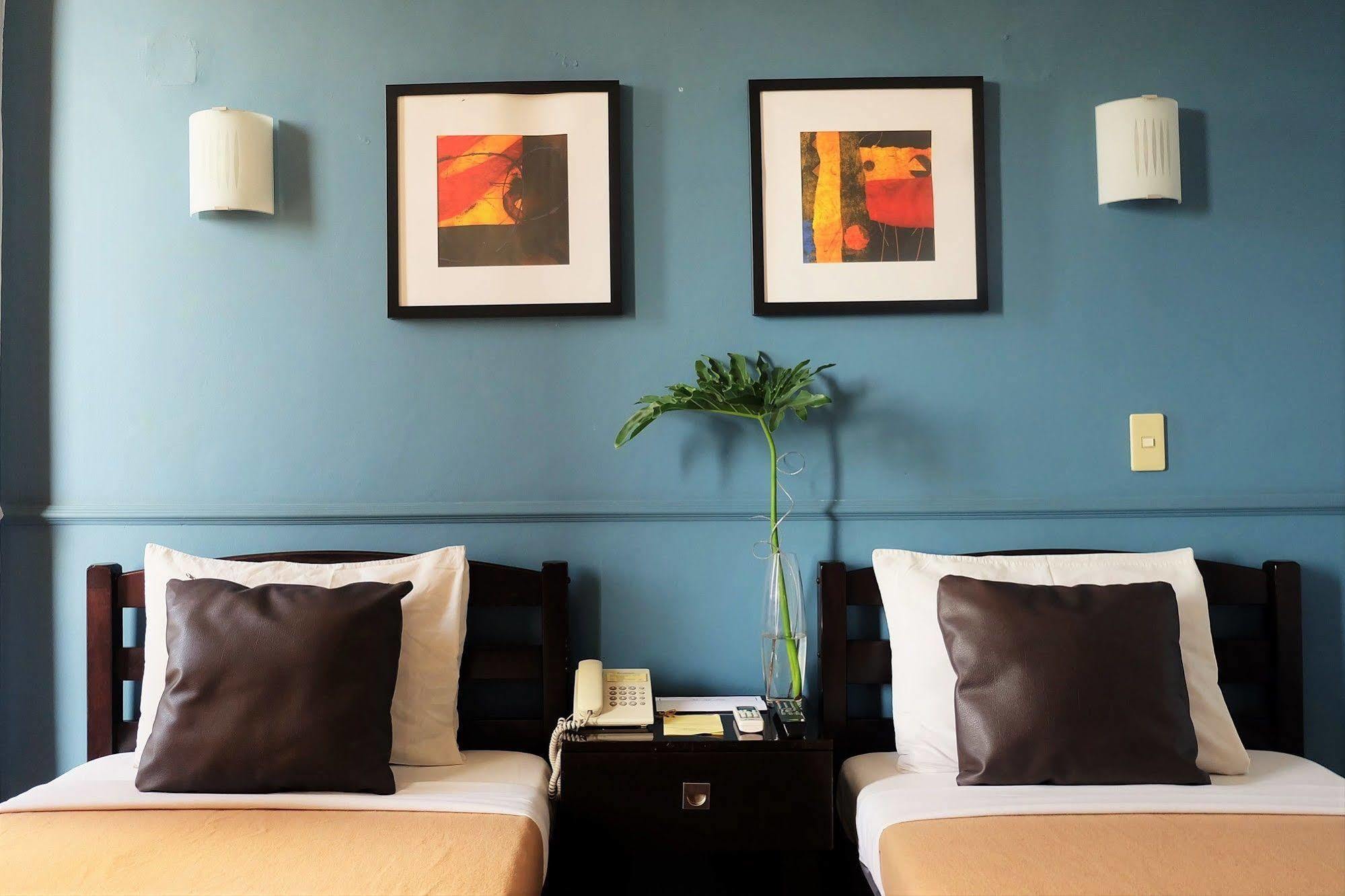Vive Hotel Makati City Dış mekan fotoğraf