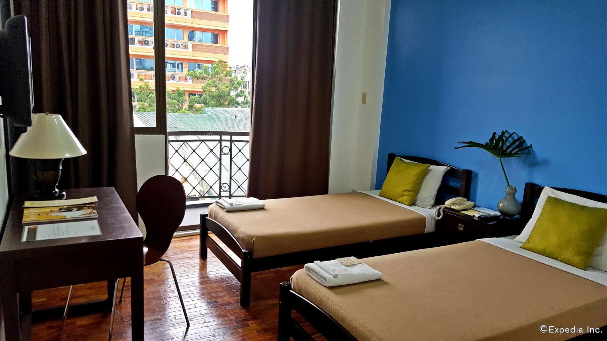 Vive Hotel Makati City Dış mekan fotoğraf