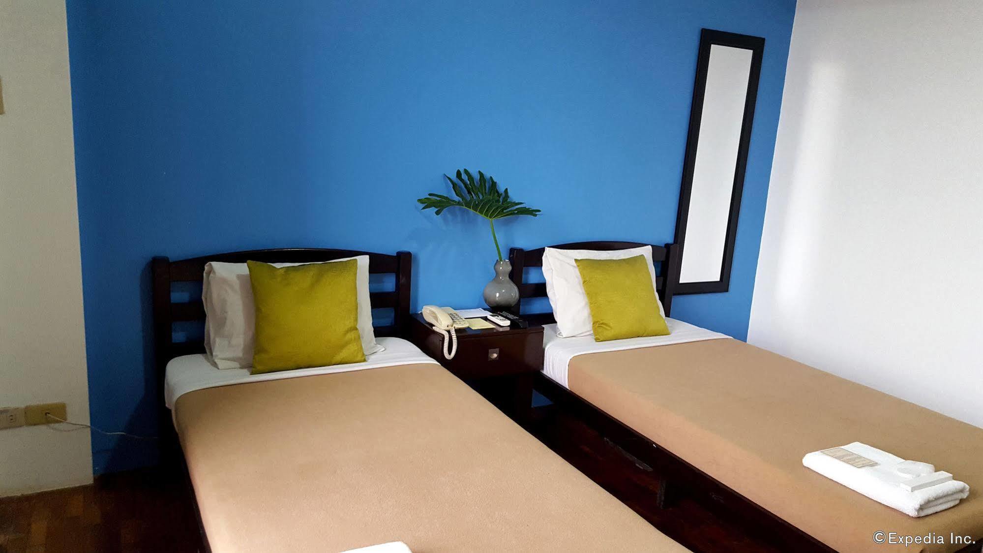 Vive Hotel Makati City Dış mekan fotoğraf