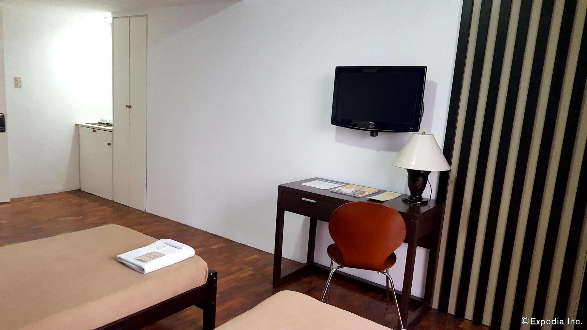 Vive Hotel Makati City Dış mekan fotoğraf