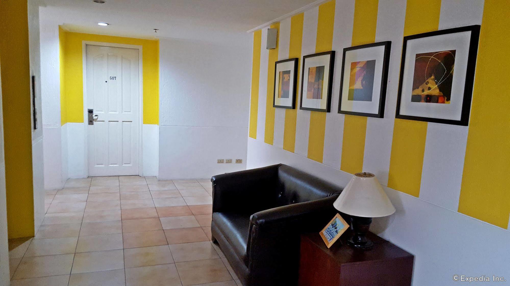 Vive Hotel Makati City Dış mekan fotoğraf