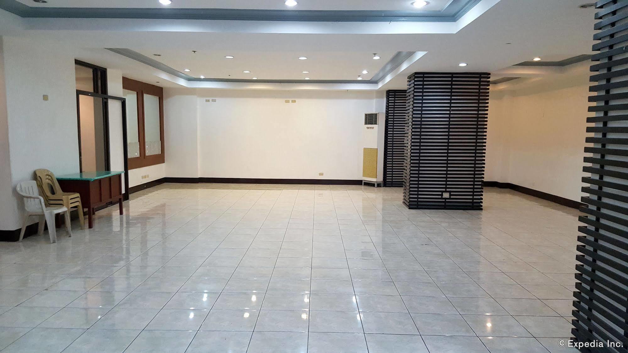 Vive Hotel Makati City Dış mekan fotoğraf